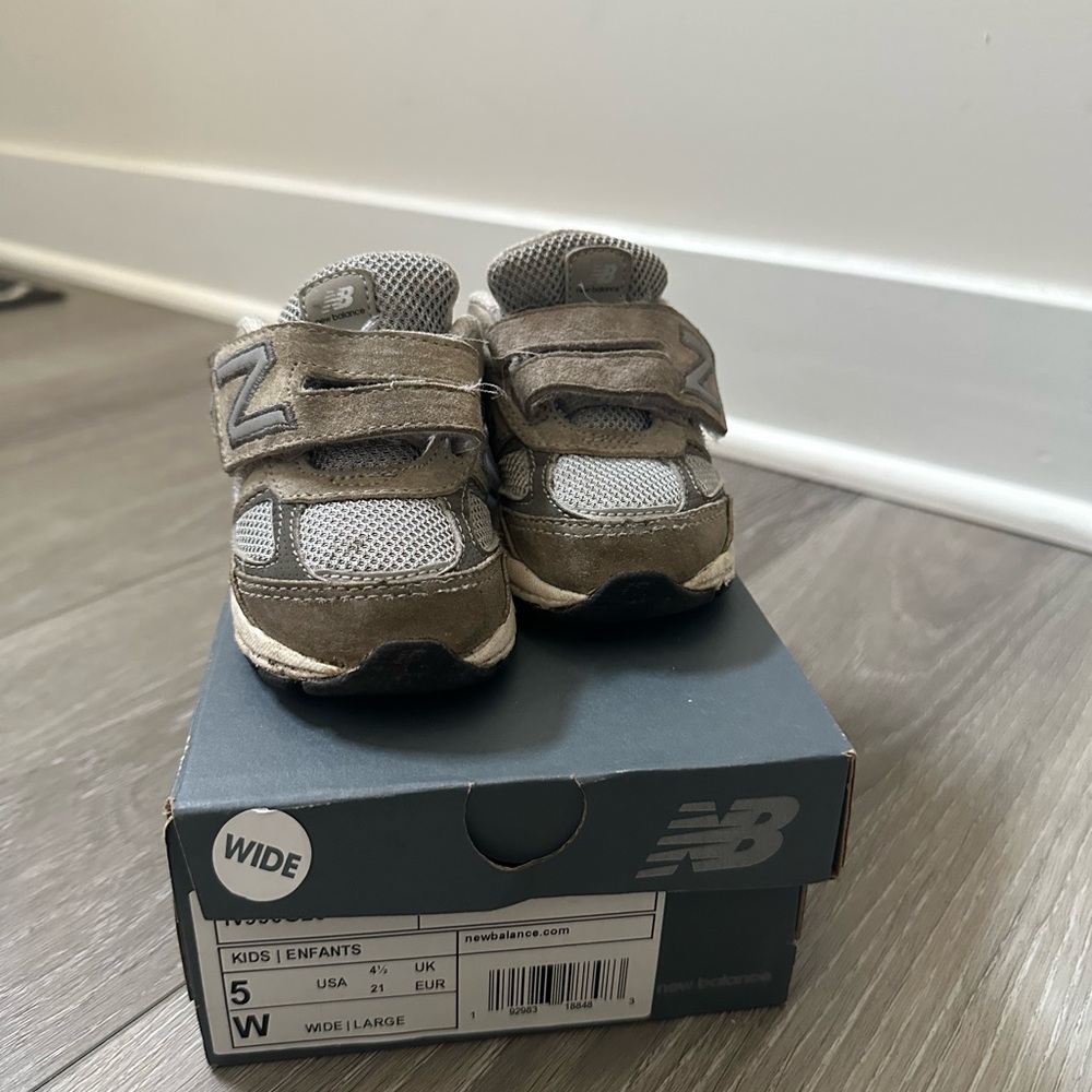 New Balance 990 v5 Kids Size 5w - Picture 5 of 5